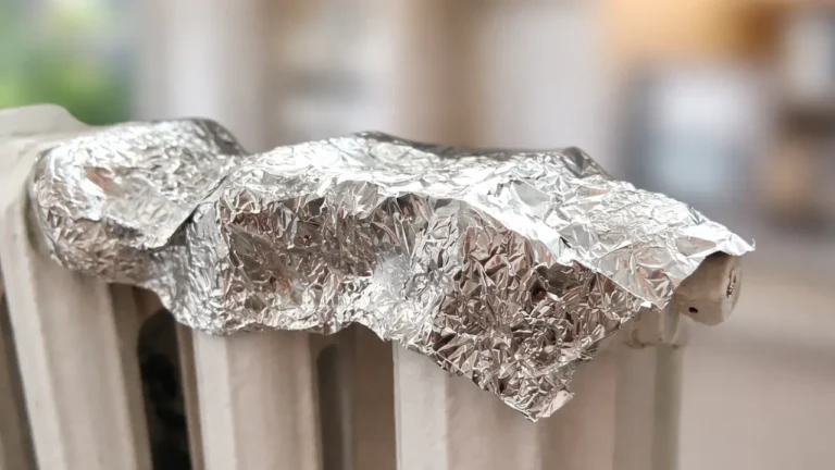 Eine Rolle Alufolie genügt – so wird dein Haus in nur 30 Minuten warm, selbst bei eisigen -40 °C draußen